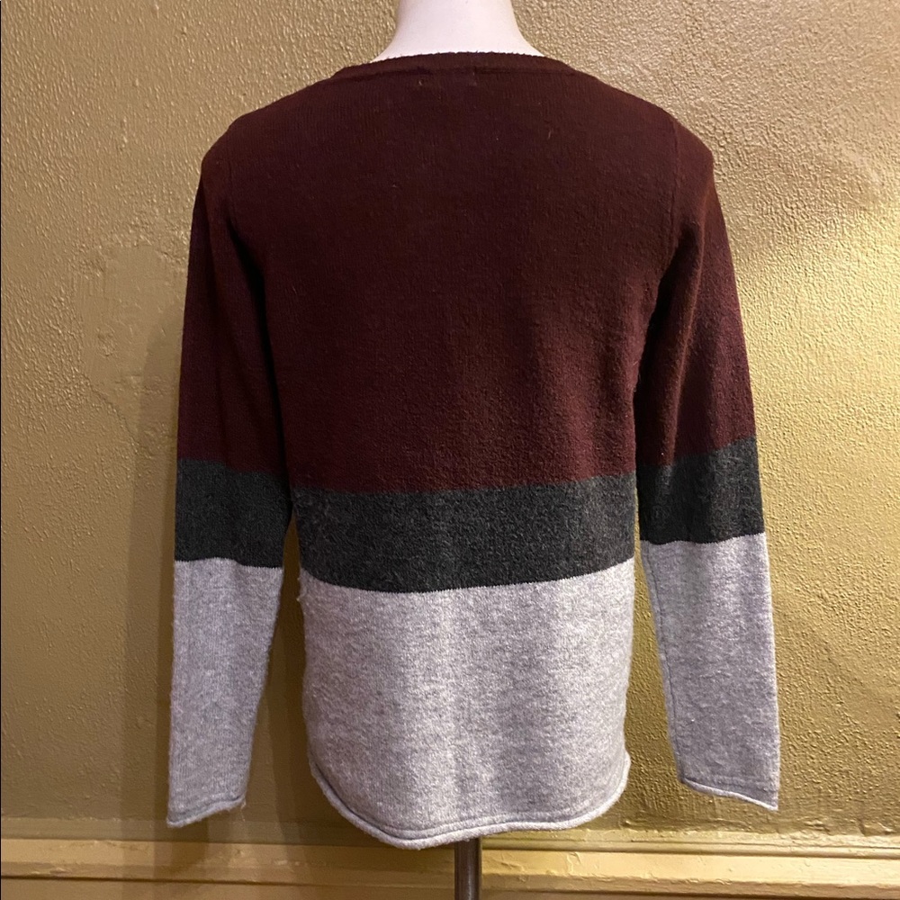Sweater - Picture 3 of 5